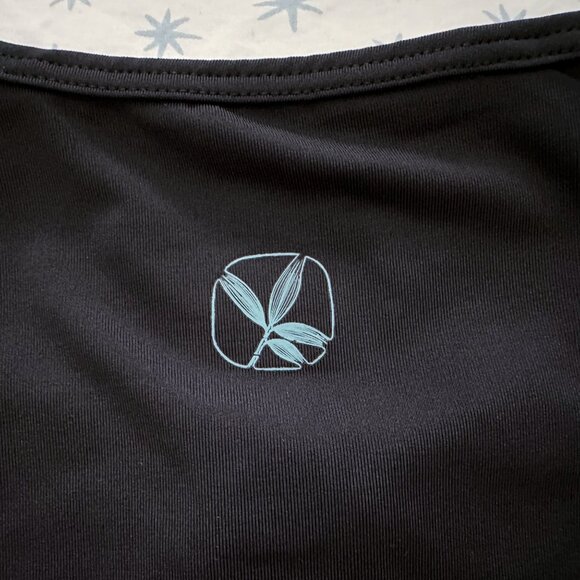 Carve Designs Dawson Rashguard Swim Top in Black - Picture 9 of 14